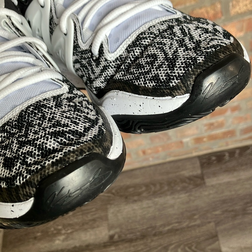Nike KD 15 TB 'White Black Speckled' - Picture 12 of 17